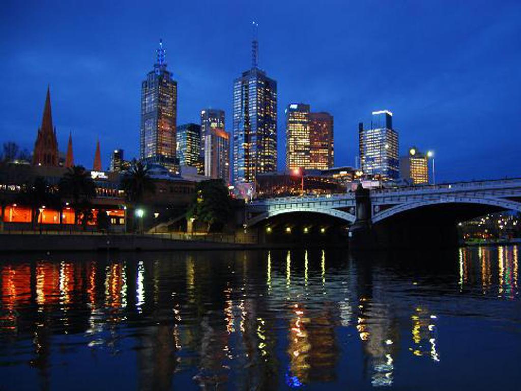 Wyndel Apartments - Southbank Views Melbourne Exterior photo